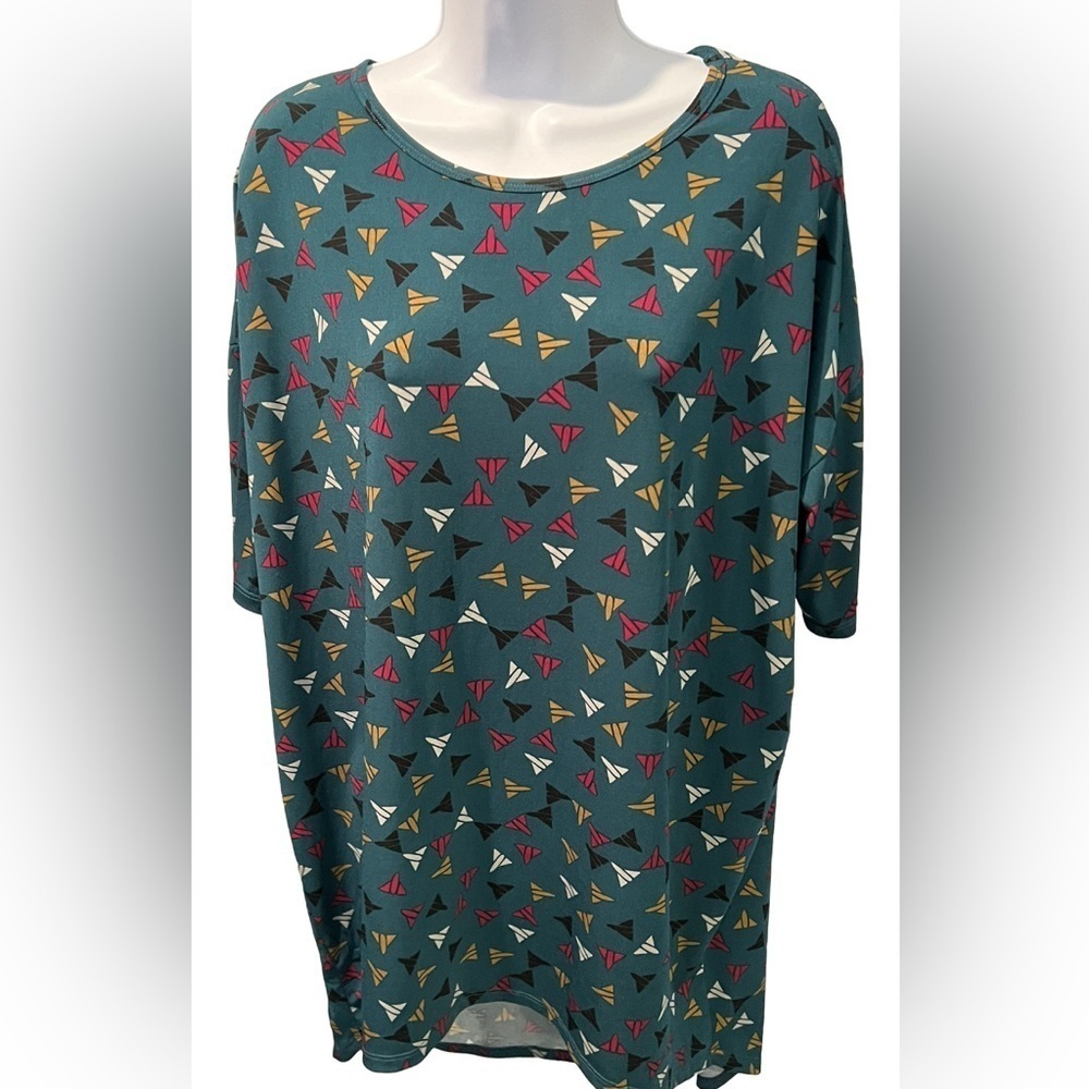 🇺🇸$3🇺🇸 LulaRoe Green Multi-colored airplane design short sleeve top